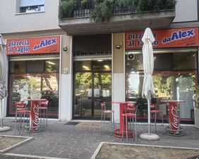 Esterno Pizzeria al taglio da Alex