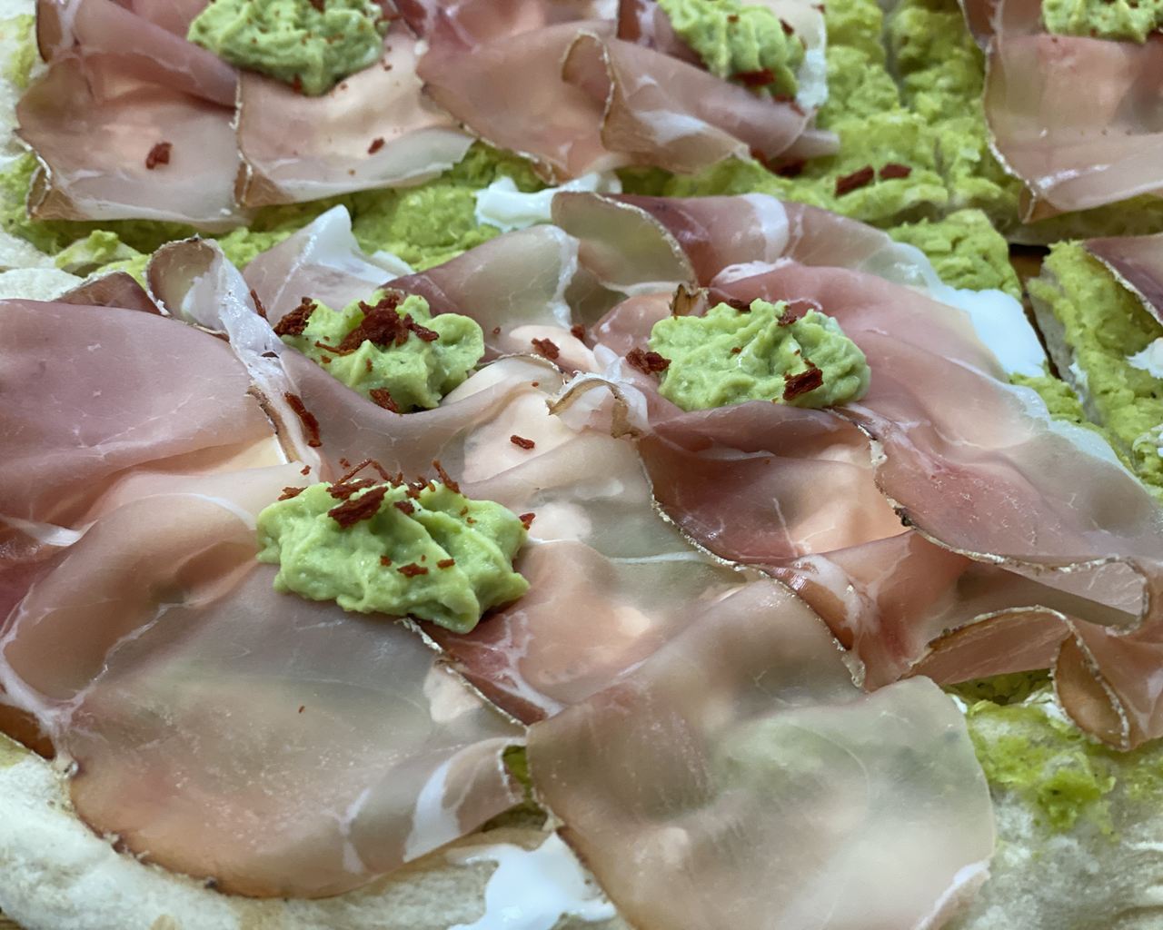 Pizza in pala fresca da Pizzeria Da Alex