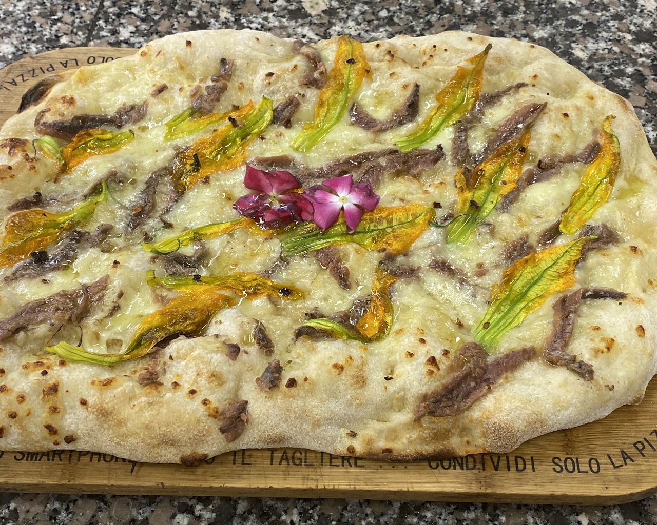 Pizza in pala dal sapore unico da Alex