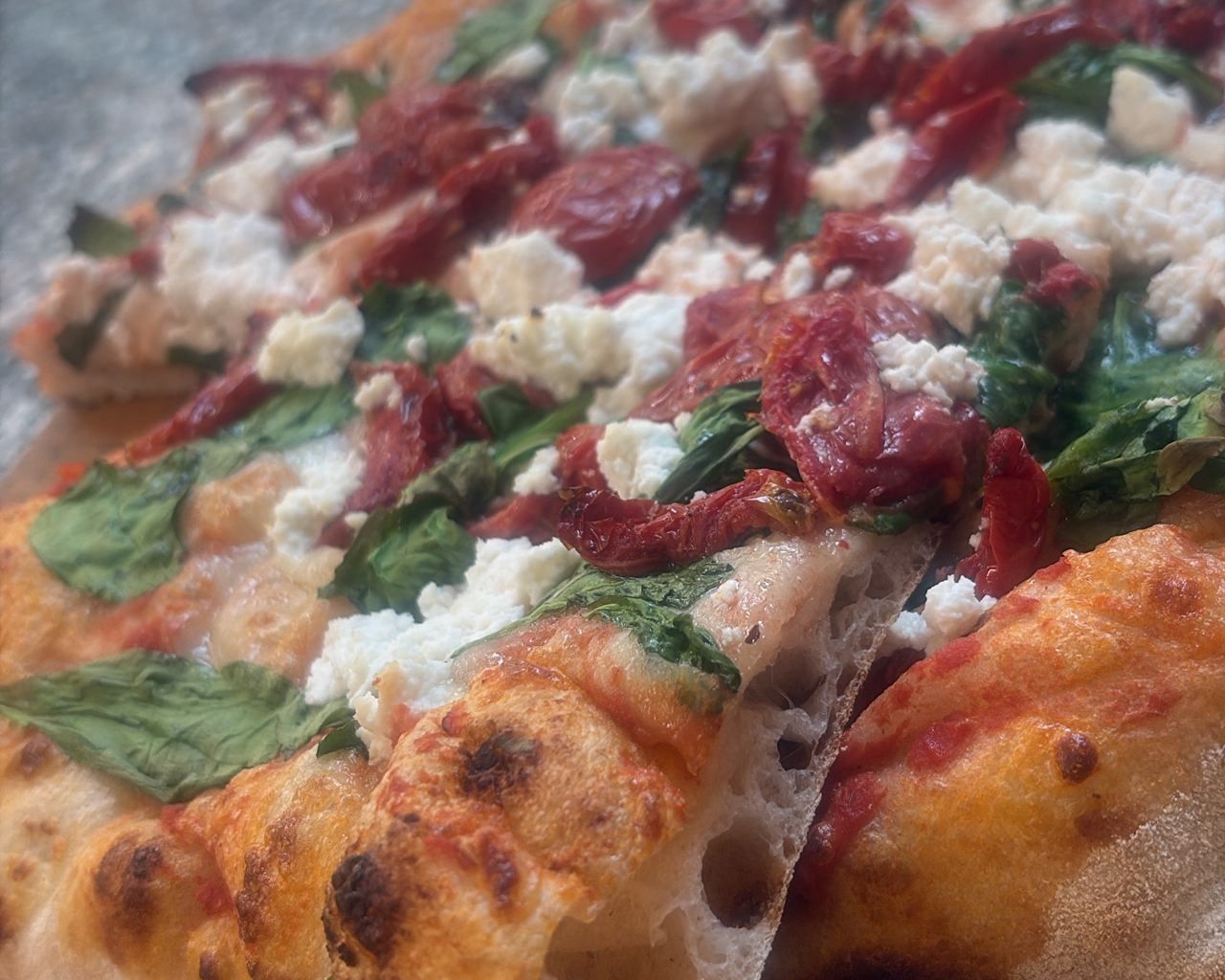 Pizza in pala alla Pizzeria al Taglio Da Alex